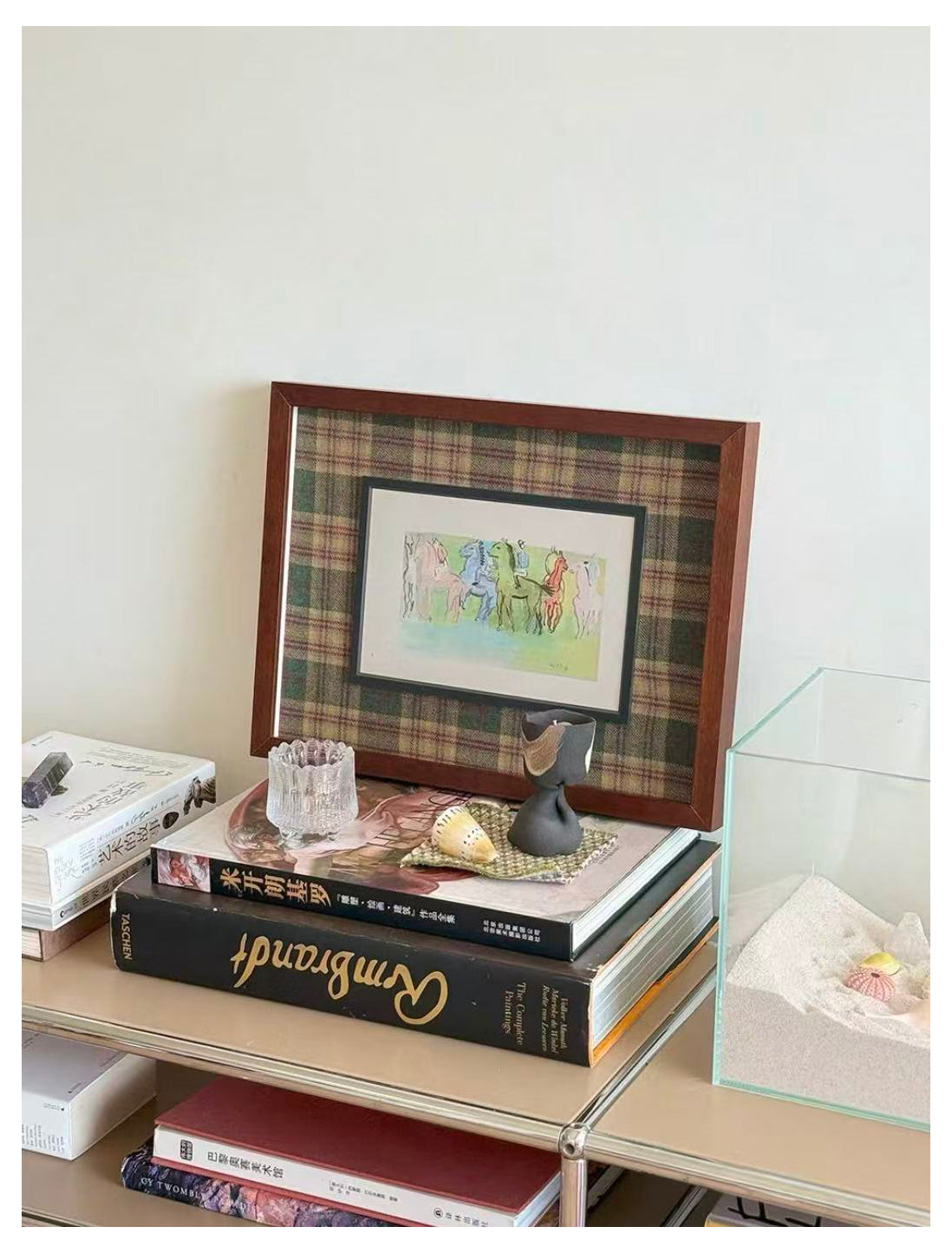 Watercolor illustration of a small horse in England, featuring a classic and upscale decorative painting for the living room and dining area.
