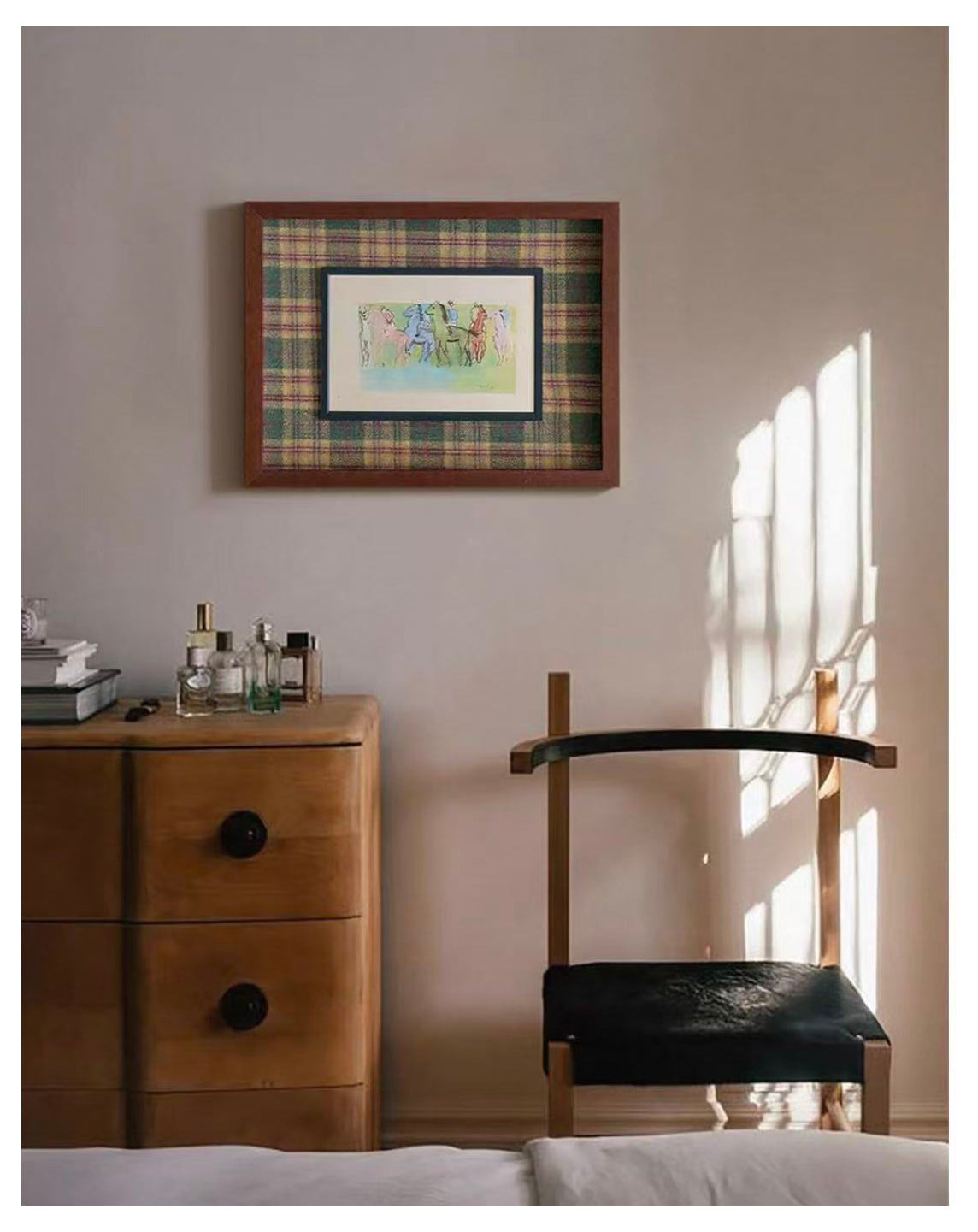 Watercolor illustration of a small horse in England, featuring a classic and upscale decorative painting for the living room and dining area.